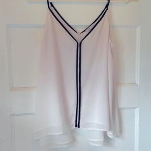 Naked Zebra Womens M White Slit Back Lined Top